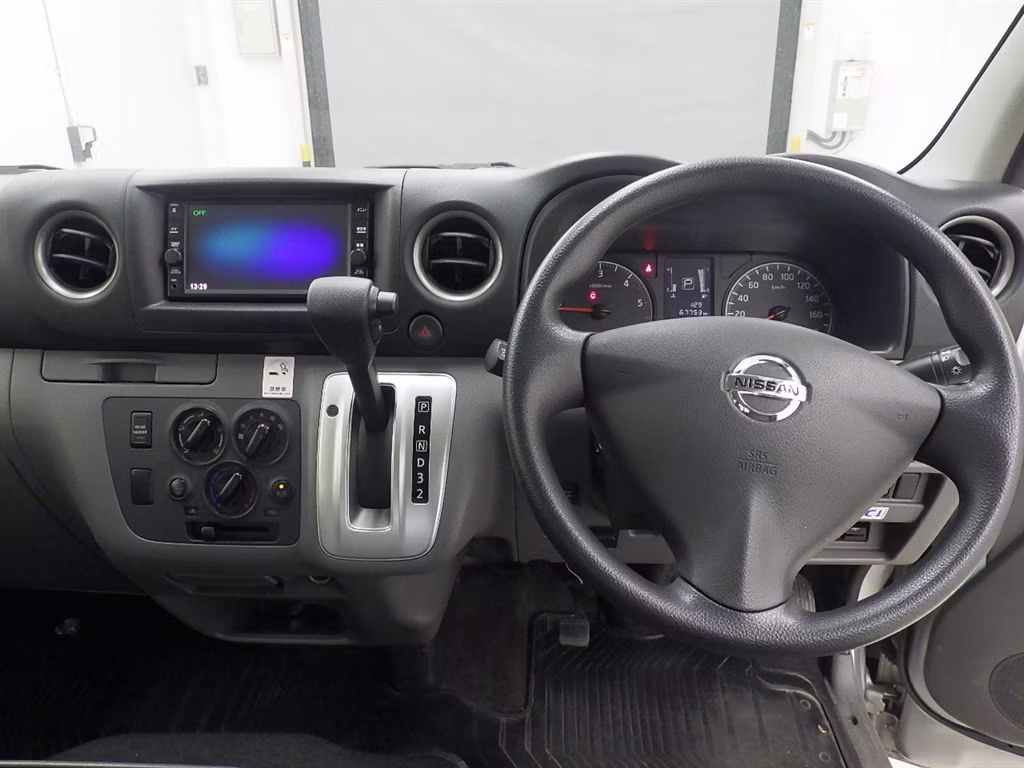 NISSAN NV350 CARAVAN