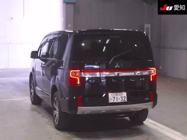 MITSUBISHI DELICA D:5