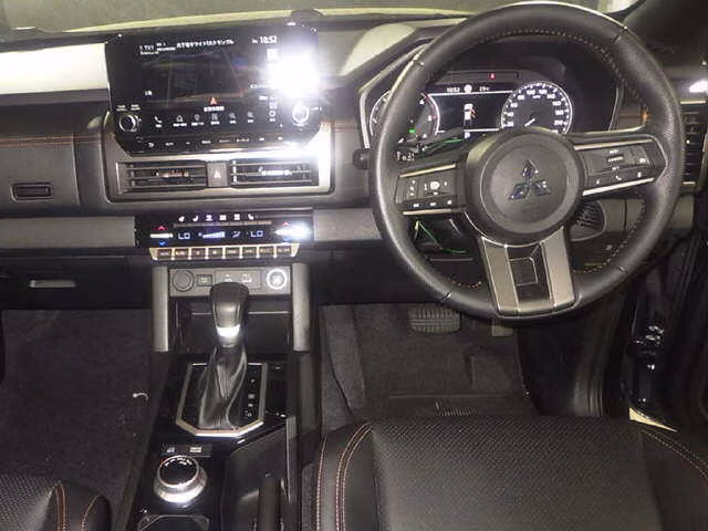 MITSUBISHI TRITON