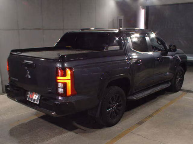MITSUBISHI TRITON