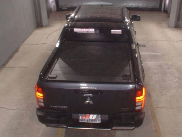 MITSUBISHI TRITON