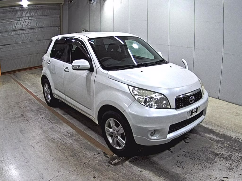 TOYOTA RUSH