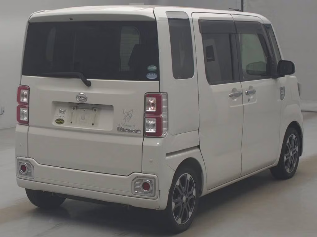 DAIHATSU WAKE