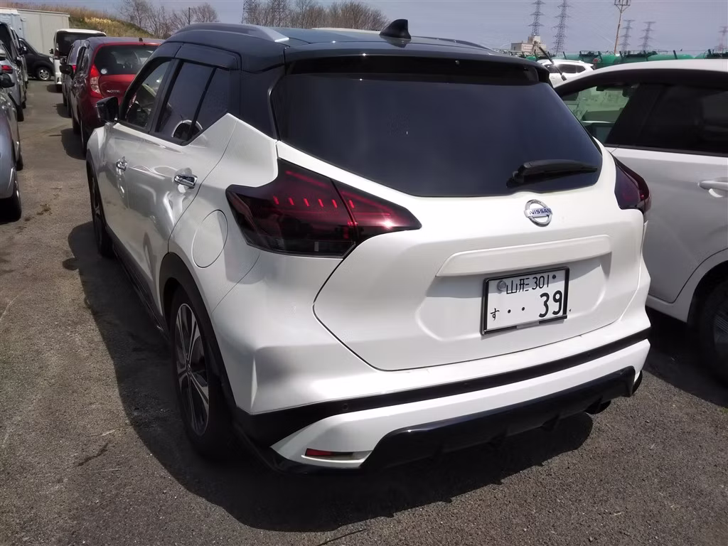 NISSAN KICKS