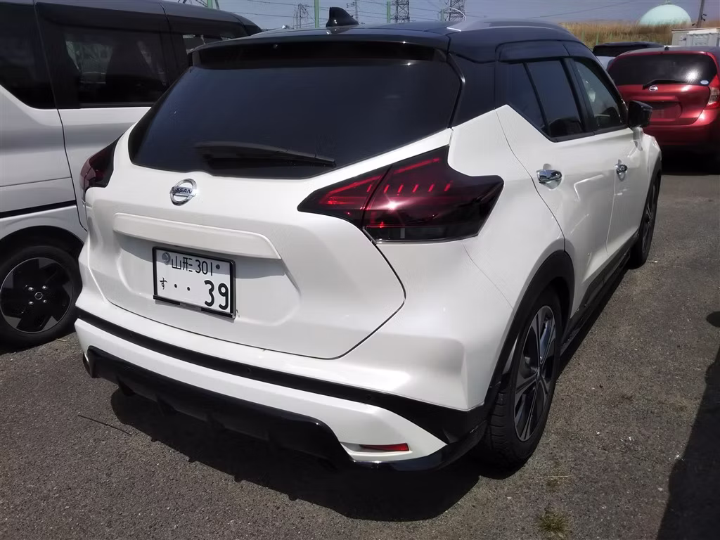 NISSAN KICKS