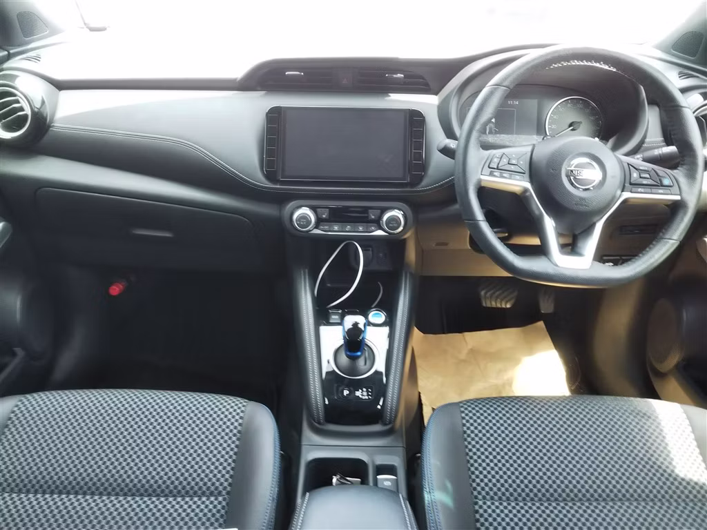 NISSAN KICKS