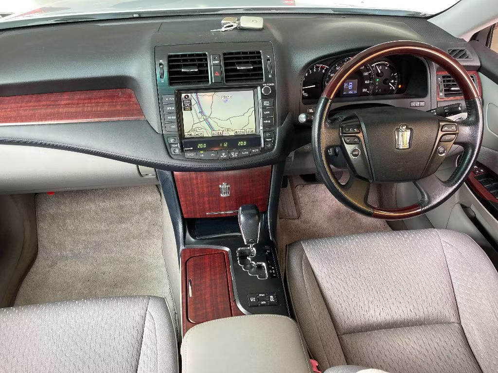 TOYOTA CROWN