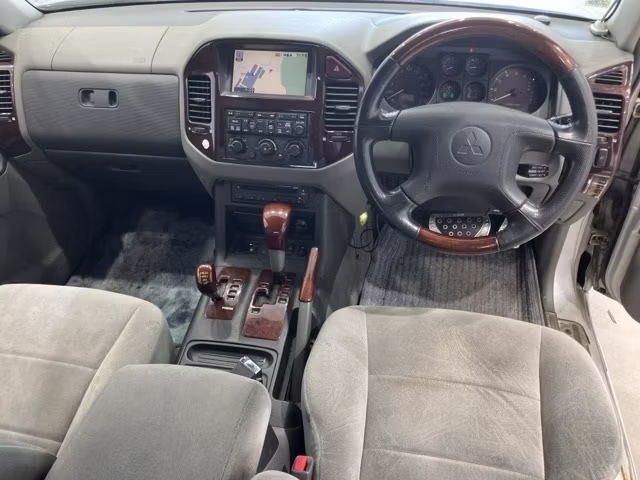 MITSUBISHI PAJERO