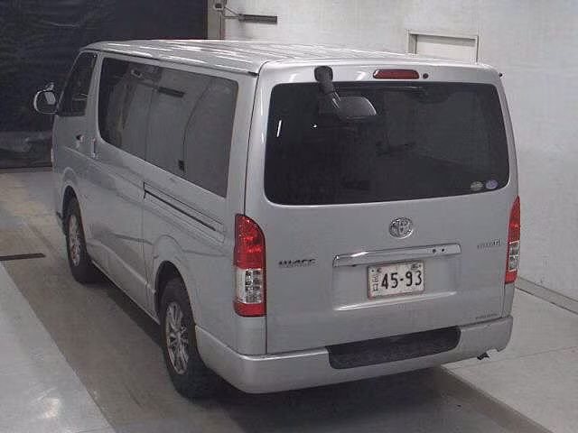 TOYOTA REGIUS ACE