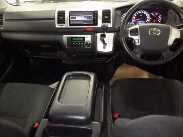 TOYOTA REGIUS ACE