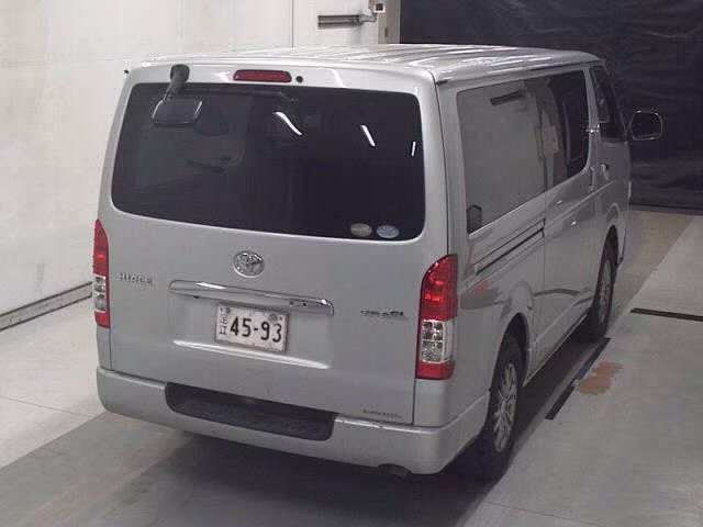 TOYOTA REGIUS ACE