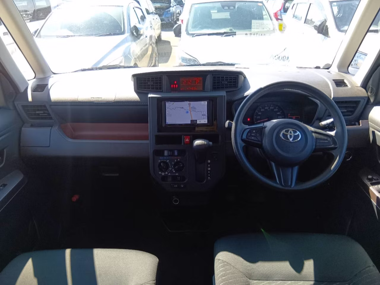 TOYOTA ROOMY