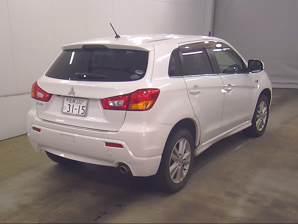 MITSUBISHI RVR