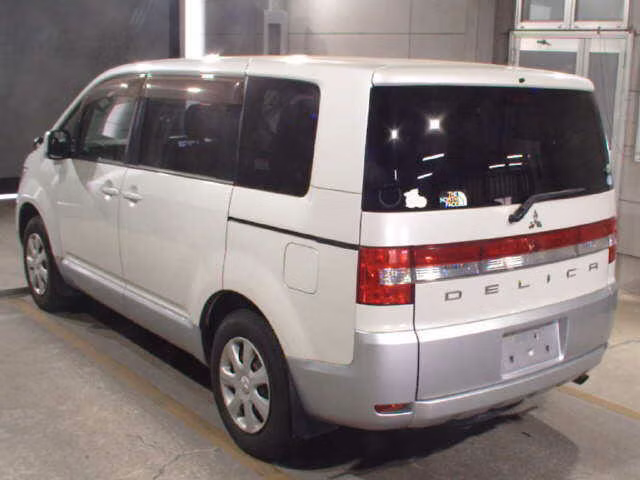 MITSUBISHI DELICA D:5