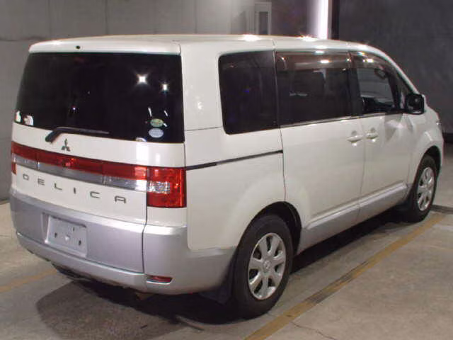 MITSUBISHI DELICA D:5