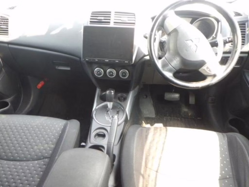 MITSUBISHI RVR