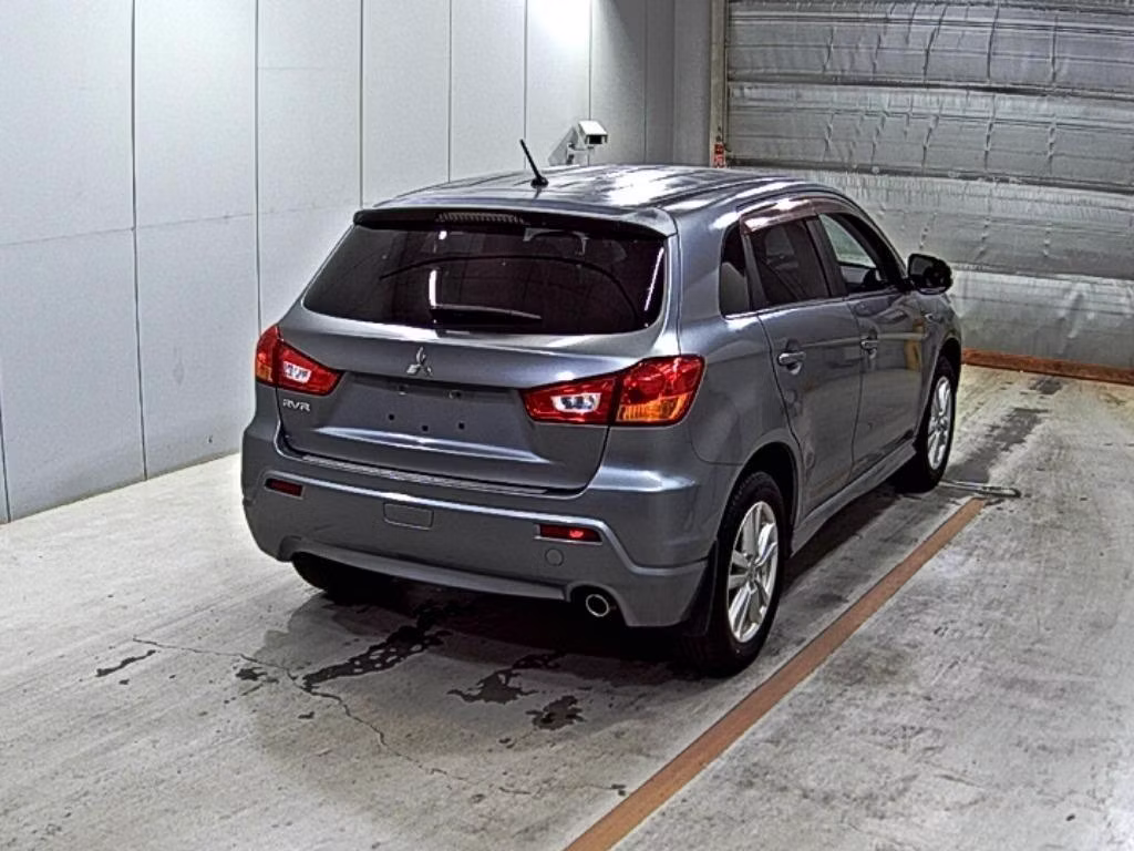 MITSUBISHI RVR