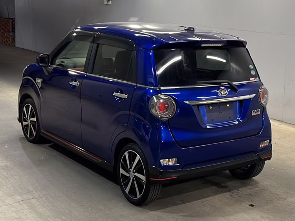 DAIHATSU CAST