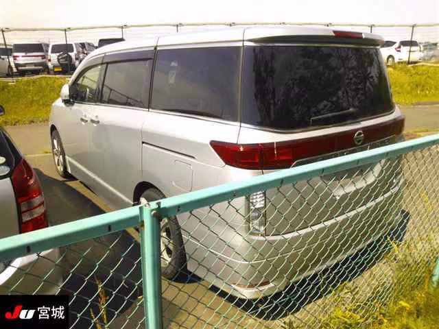 NISSAN ELGRAND