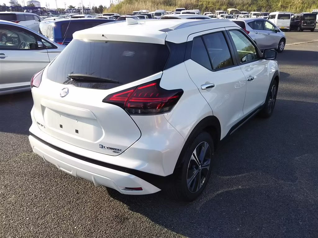 NISSAN KICKS