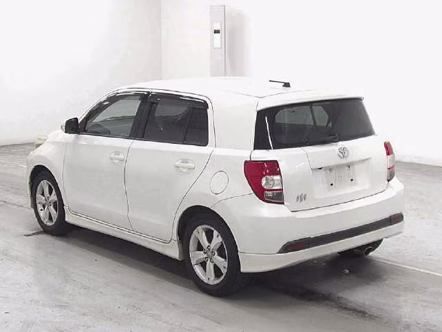 TOYOTA IST