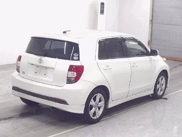 TOYOTA IST