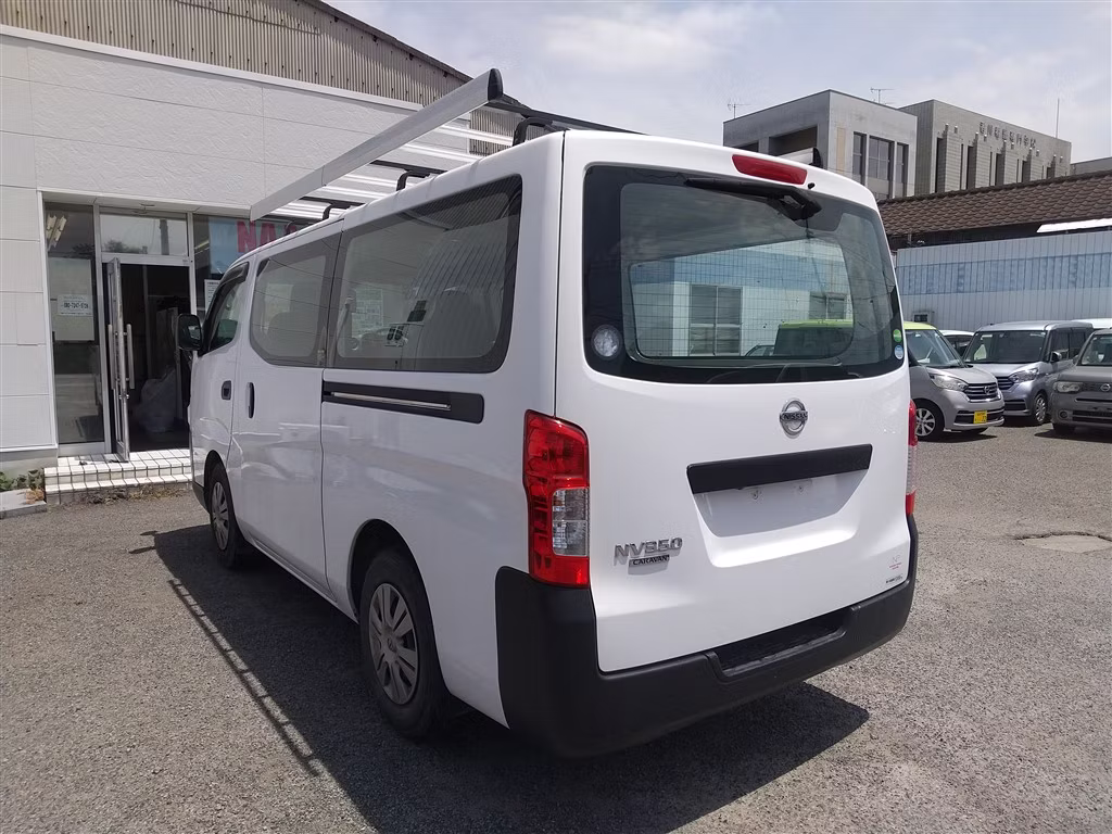 NISSAN NV350 CARAVAN