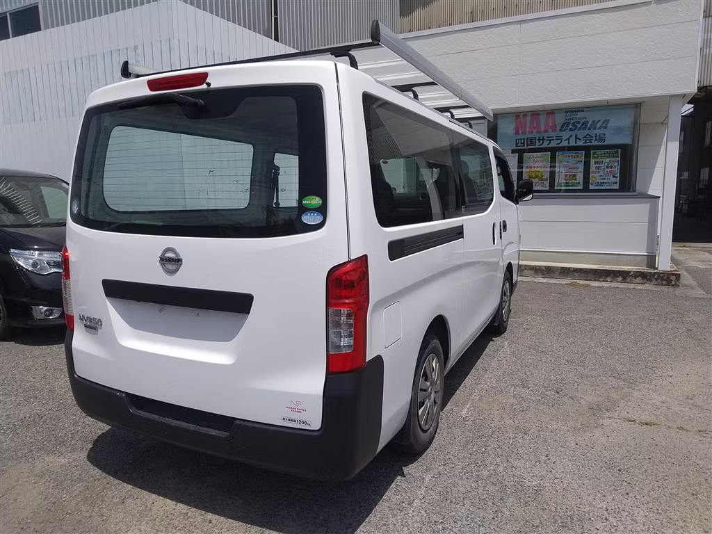 NISSAN NV350 CARAVAN