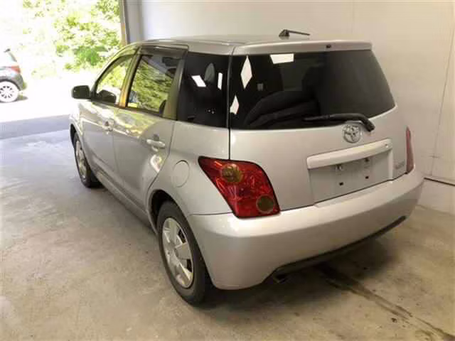 TOYOTA IST