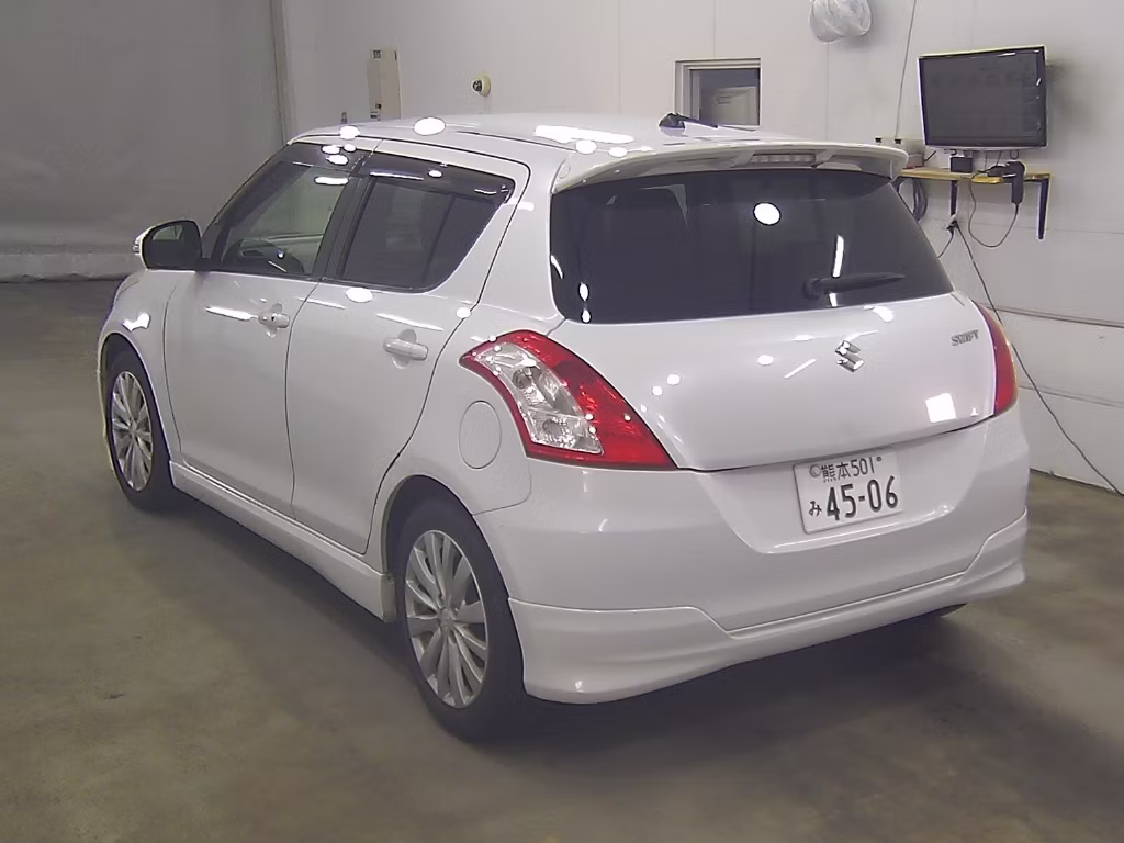 SUZUKI SWIFT