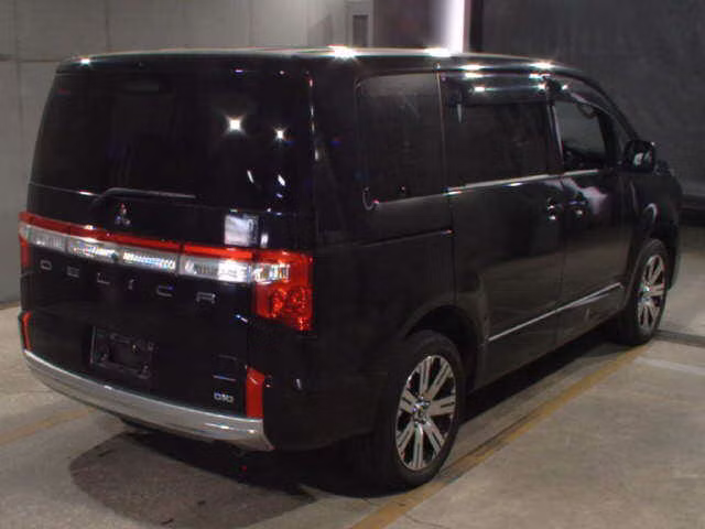 MITSUBISHI DELICA D:5