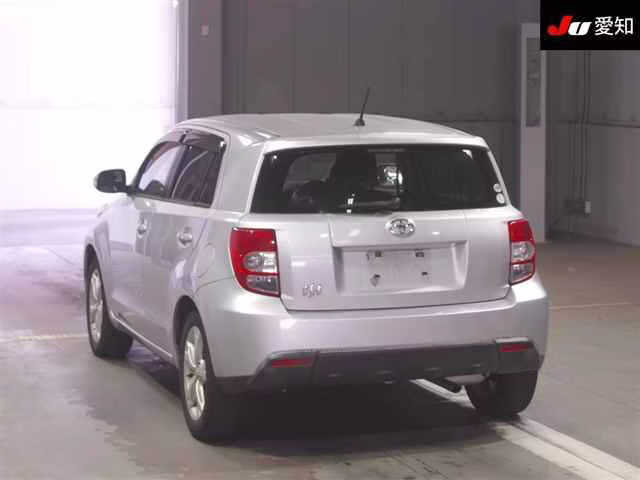 TOYOTA IST