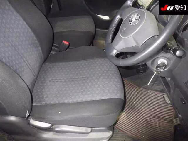 TOYOTA IST