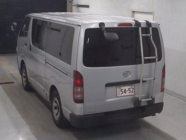 TOYOTA REGIUS ACE