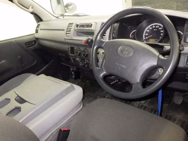 TOYOTA REGIUS ACE
