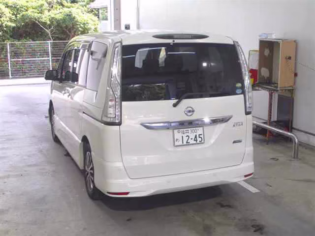 NISSAN SERENA