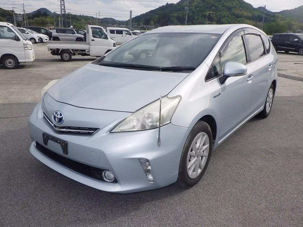 TOYOTA PRIUS ALPHA