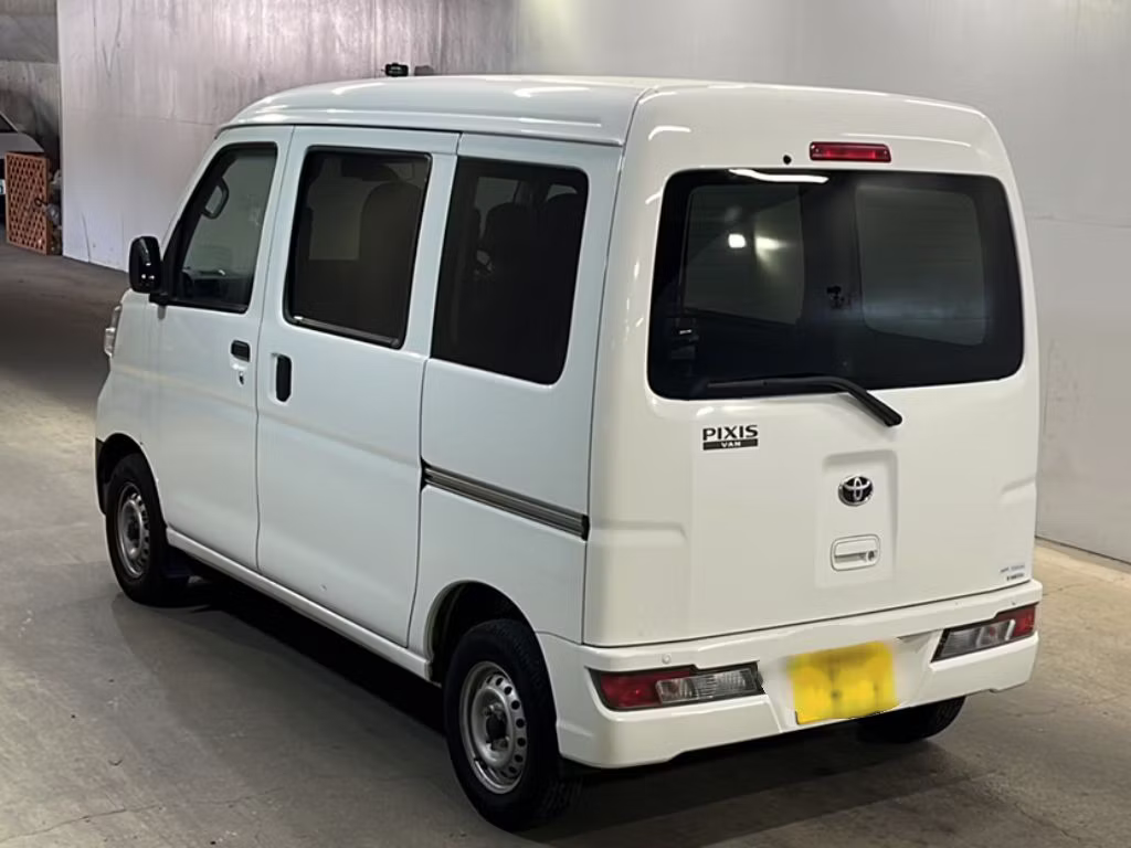 TOYOTA PIXIS VAN