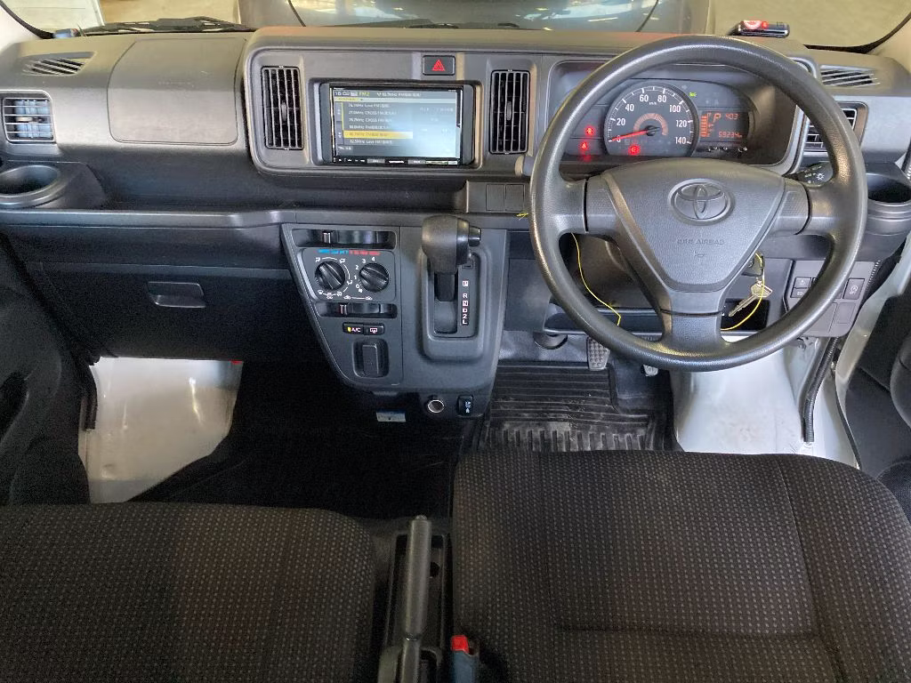TOYOTA PIXIS VAN