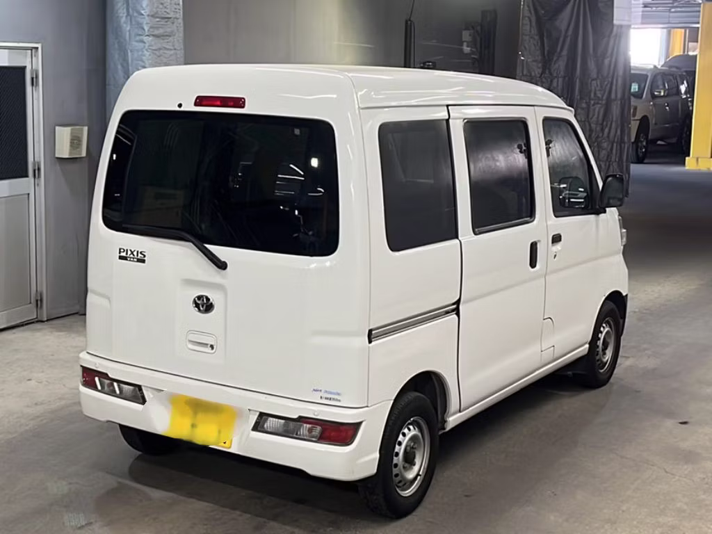 TOYOTA PIXIS VAN