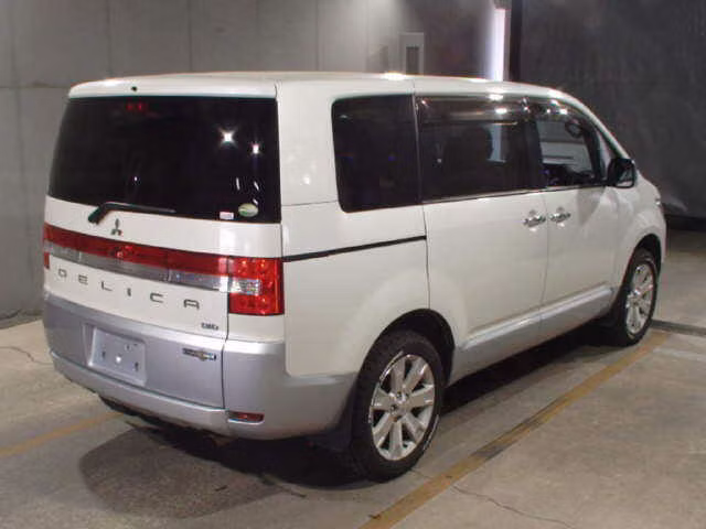 MITSUBISHI DELICA D:5