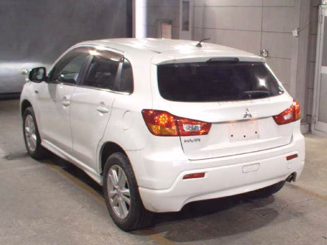 MITSUBISHI RVR