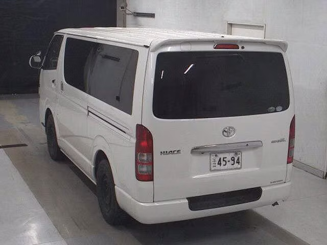 TOYOTA REGIUS ACE