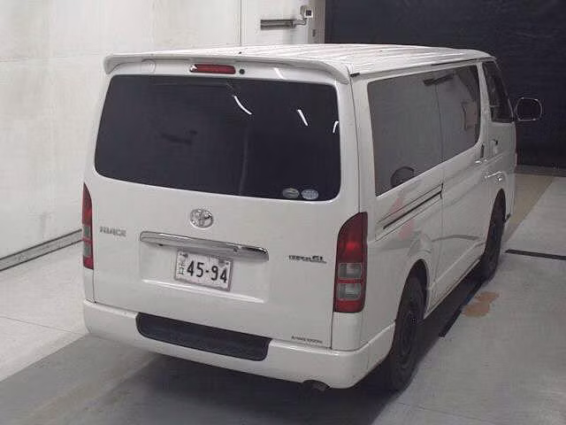 TOYOTA REGIUS ACE