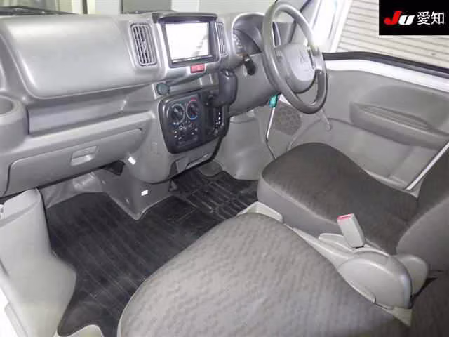 MITSUBISHI MINICAB