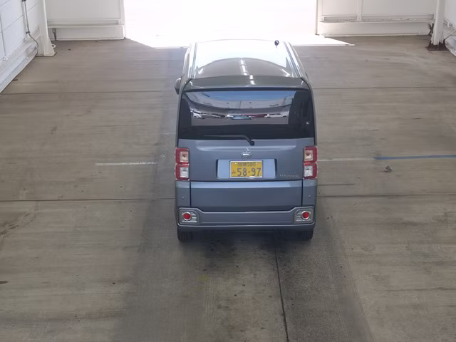 DAIHATSU WAKE