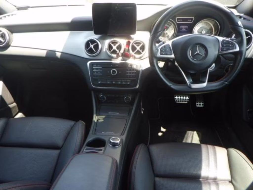 MERCEDES-BENZ GLA-CLASS