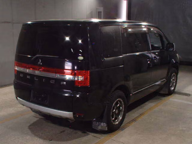 MITSUBISHI DELICA D:5