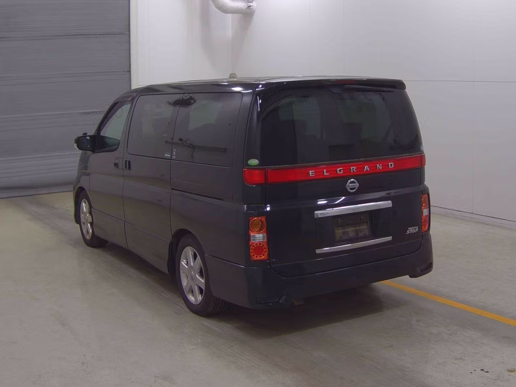 NISSAN ELGRAND