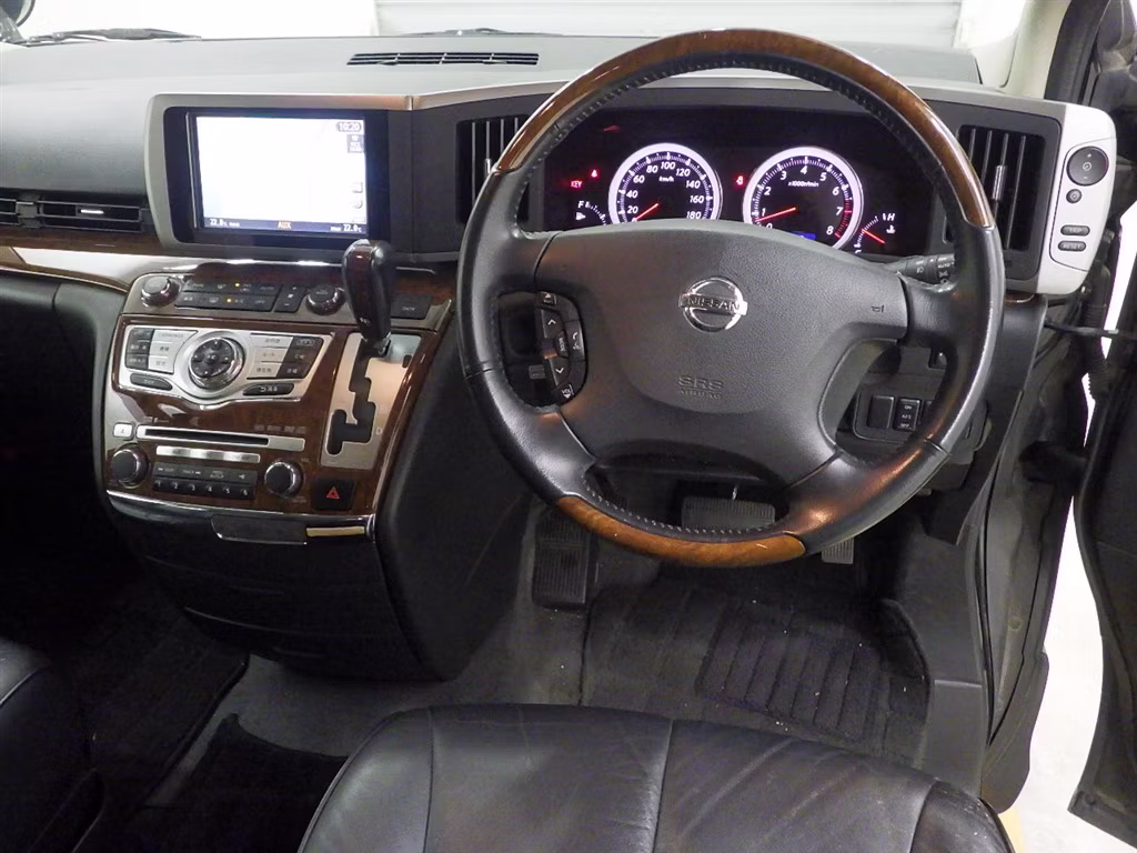NISSAN ELGRAND